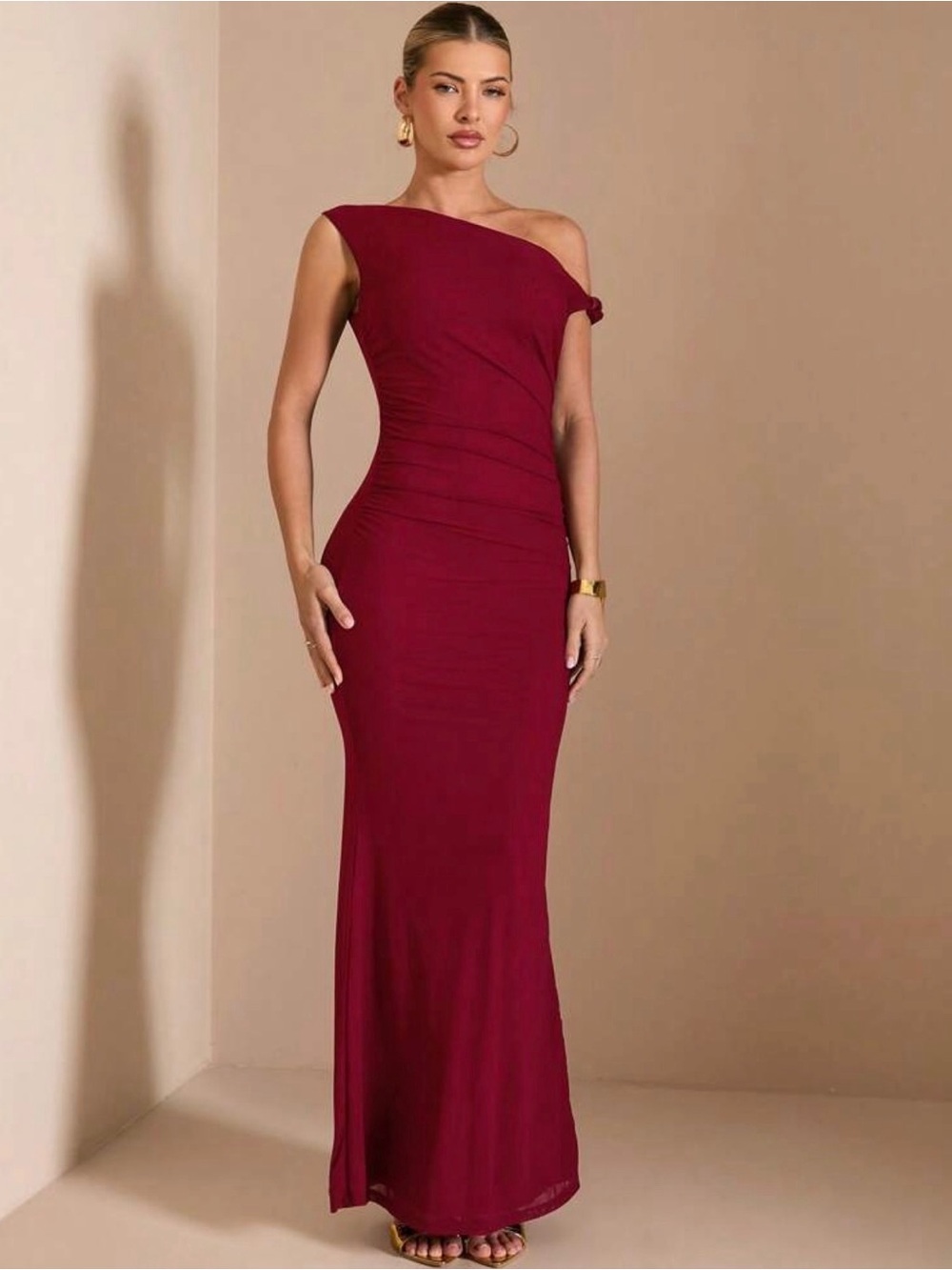 Elegant One-Shoulder Burgundy Evening Gown